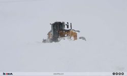 Doğu'da olumsuz hava koşulları nedeni ile 328 yerleşim yeri ulaşıma kapandı