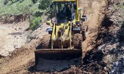 Siirt'te köy yollarında çalışmalar aralıksız devam ediyor