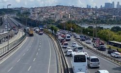 Haliç Köprüsü'nde asfalt yenileme çalışması trafiği olumsuz etkiliyor