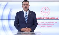 Bakan Tekin mesleki çalışma döneminde öğretmenlere hitap etti