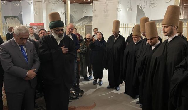 Mevlana Müzesi'nde Sakal-ı Şerif bir asır sonra ziyarete açıldı