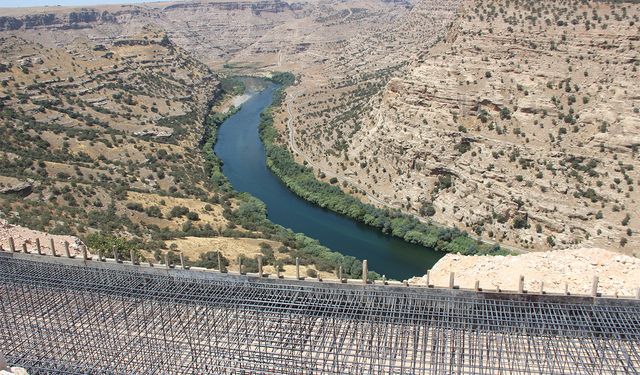 Türkiye'nin en büyük cam terası Şırnak'ta yapılıyor