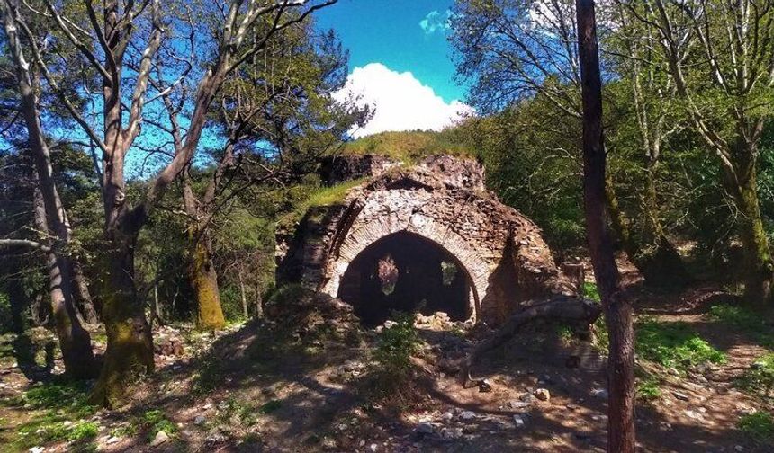 Aydın'da saklı tarih: 900 yıllık Kurşunlu Manastırı doğaseverleri cezbediyor!