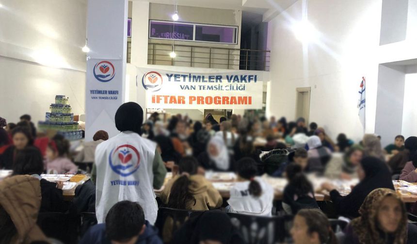 Yetimler Vakfı, Van'da ailelere iftar yemeği verdi