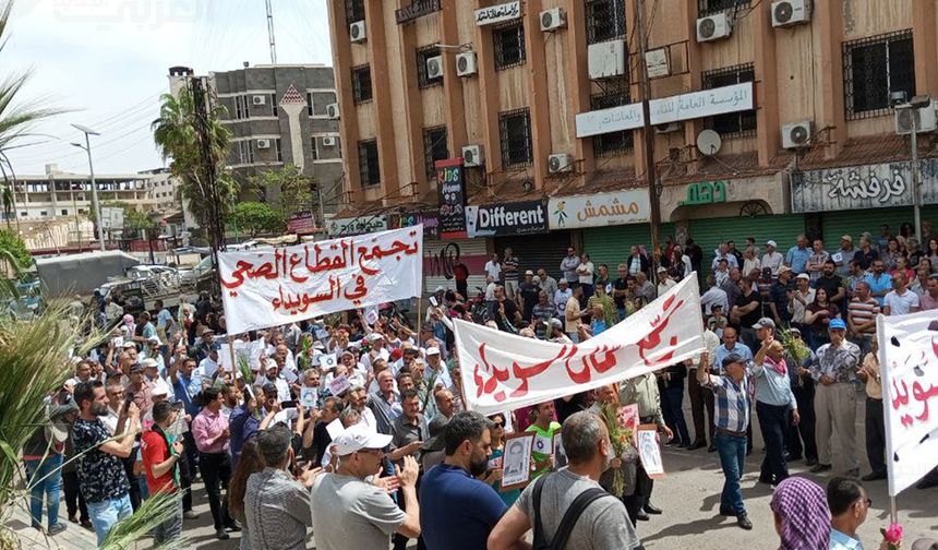 Suriye’nin Süveyda şehrinde rejime karşı protestolar devam ediyor