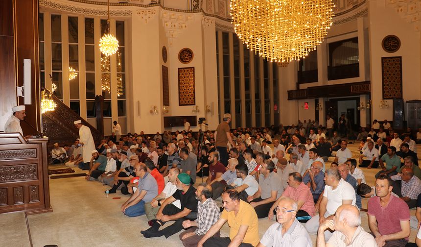 Müftü Dolu: Sıkıntılarımızdan kurtulmanın tek yolu Peygamber Efendimiz'in hayatını örnek almaktır